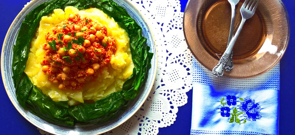 Chickpea and Quinoa Bowl With Mashed Potatoes